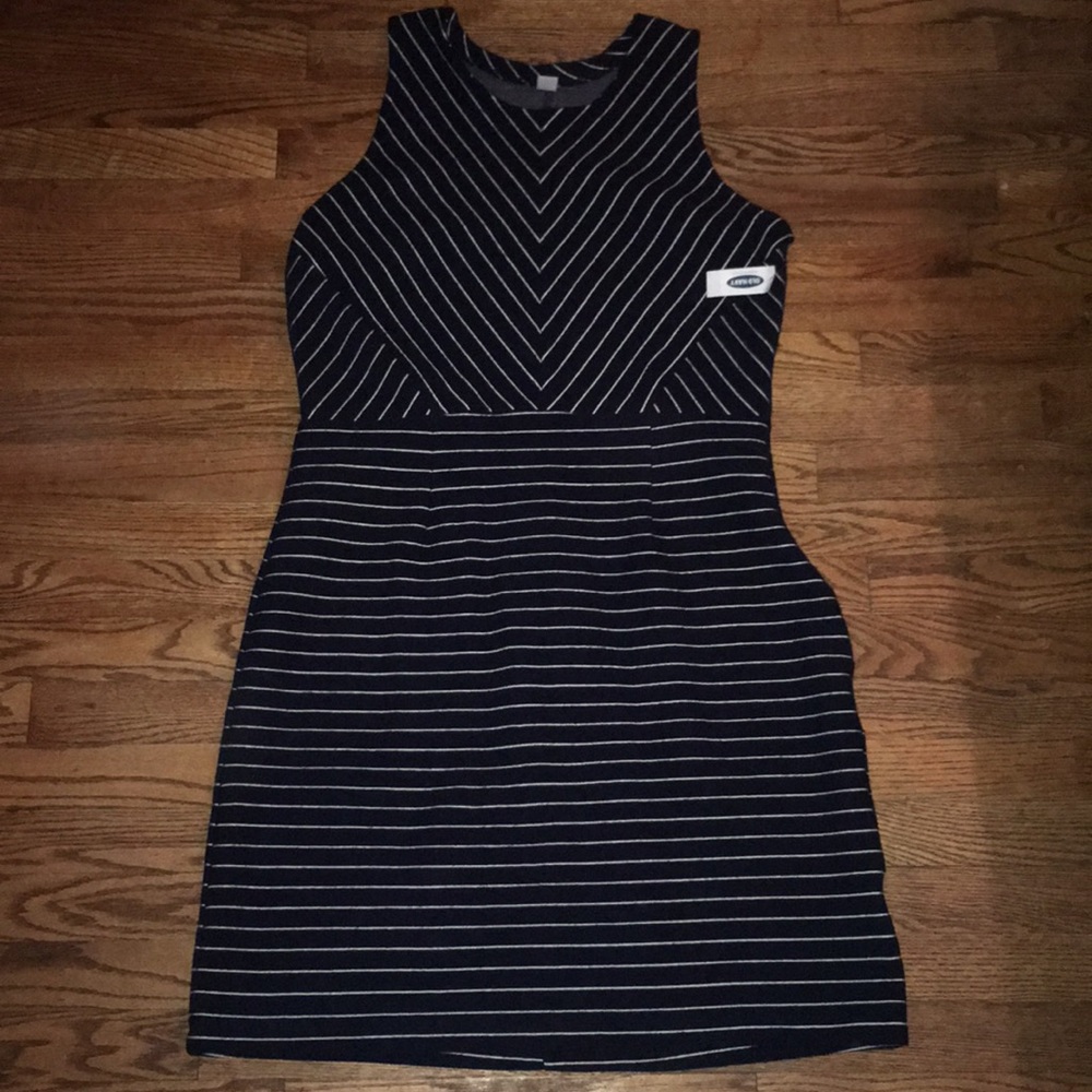 Women’s knee length sleeveless dress
